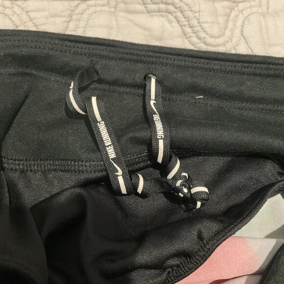 Nike 0911 dri-fit running shorts Woman’s watercolor Multicolor Print Small short - Picture 10 of 10